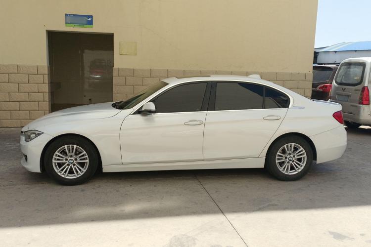 宝马3系 2014款 320Li 时尚型车身外观4