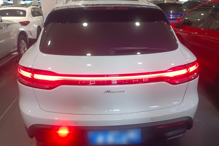 保时捷 2023款 Macan 2.0T车身外观6