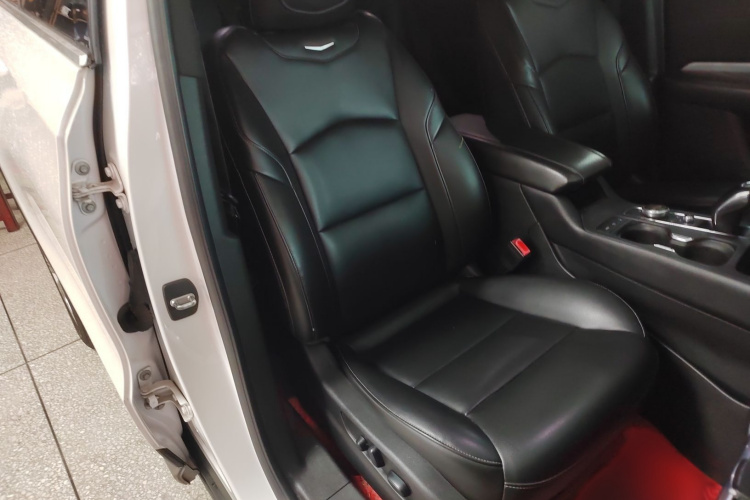 凯迪拉克XT4 2018款 28T 两驱领先型局部细节41