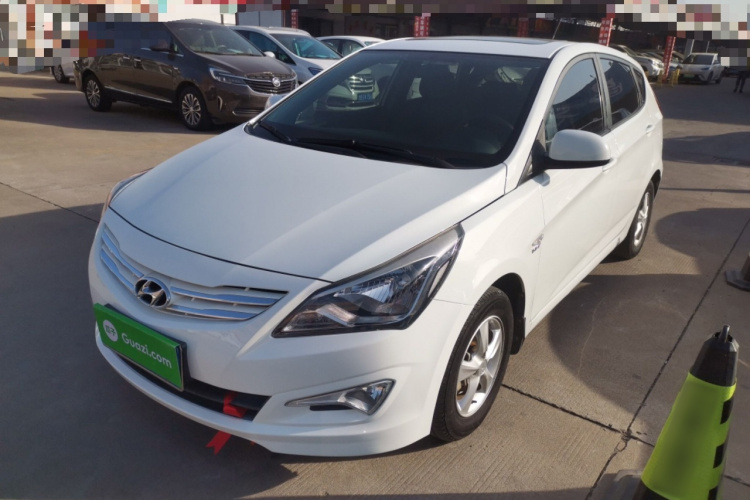 现代 瑞奕 2014款 1.4L 手动GLX车身外观1