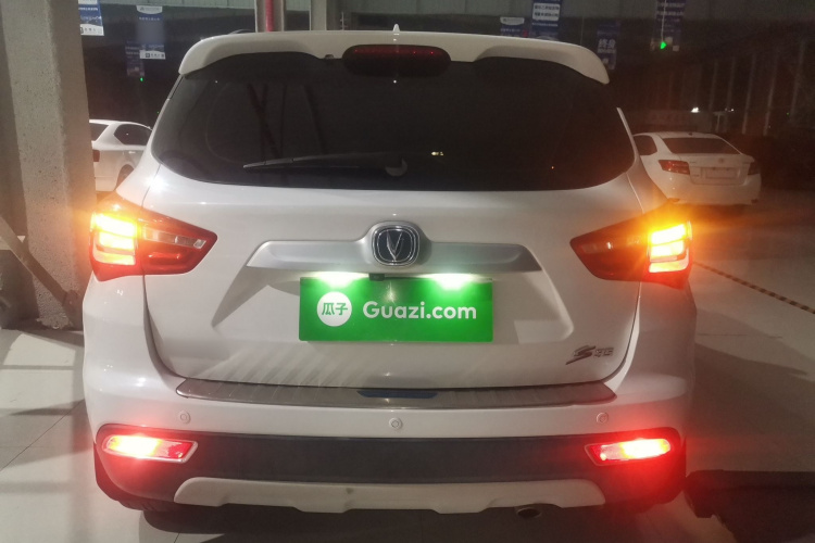 长安CS35 2017款 1.6L 自动豪华型车身外观6