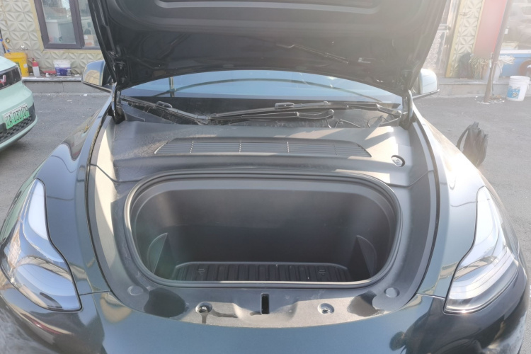 特斯拉 Model Y 2021款 标准续航后驱版机舱底盘24