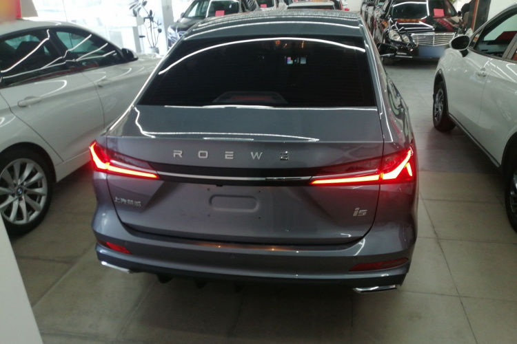 荣威i5 2023款 1.5L CVT豪华版车身外观6004