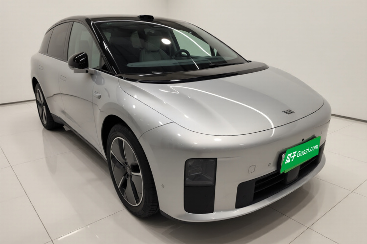 理想汽车 理想i6 2025款 两驱标准型车身外观3