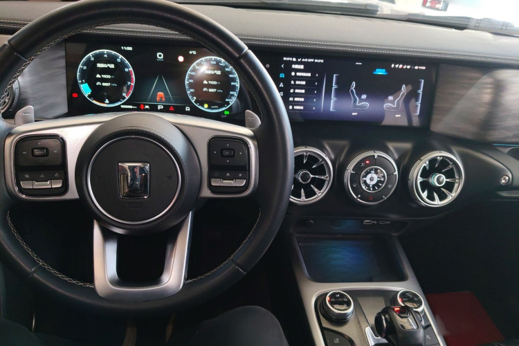 坦克300 2021款 越野版 2.0T 挑战者中控内饰12