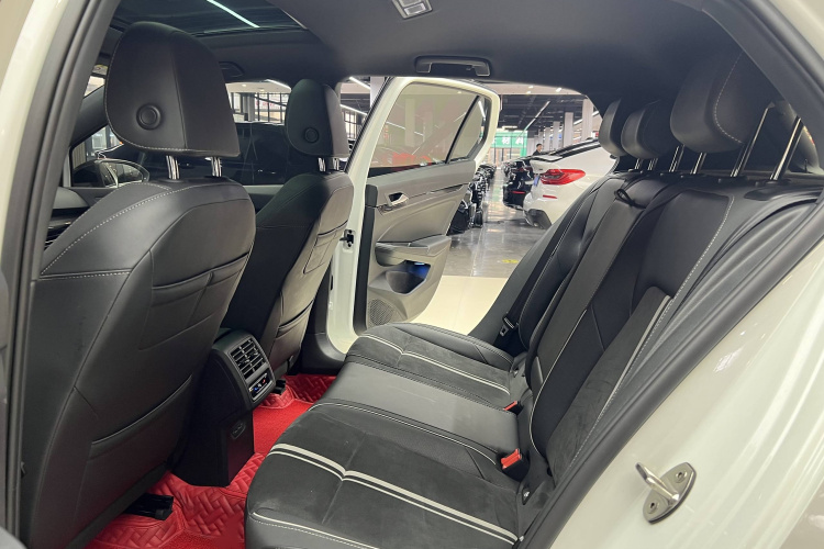 大众 高尔夫 2023款 280TSI DSG R-Line Lite中控内饰7008