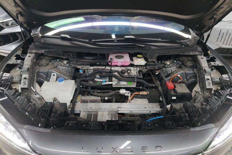 鸿蒙智行 智界R7 2024款 纯电 802km Max机舱底盘24