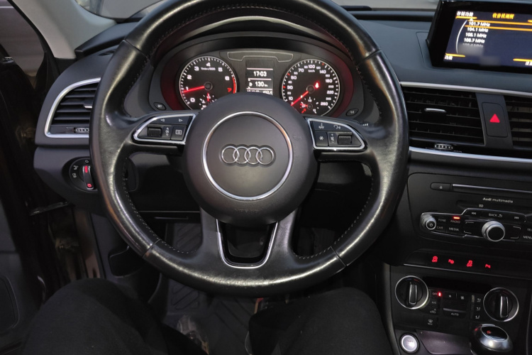 奥迪Q3 2017款 30 TFSI 风尚型局部细节13