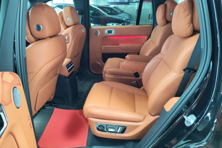 理想汽车 理想L9 2022款 Max中控内饰21