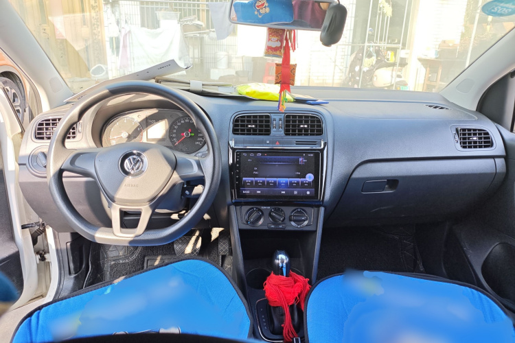 大众 Polo 2016款 1.4L 自动风尚型中控内饰7002