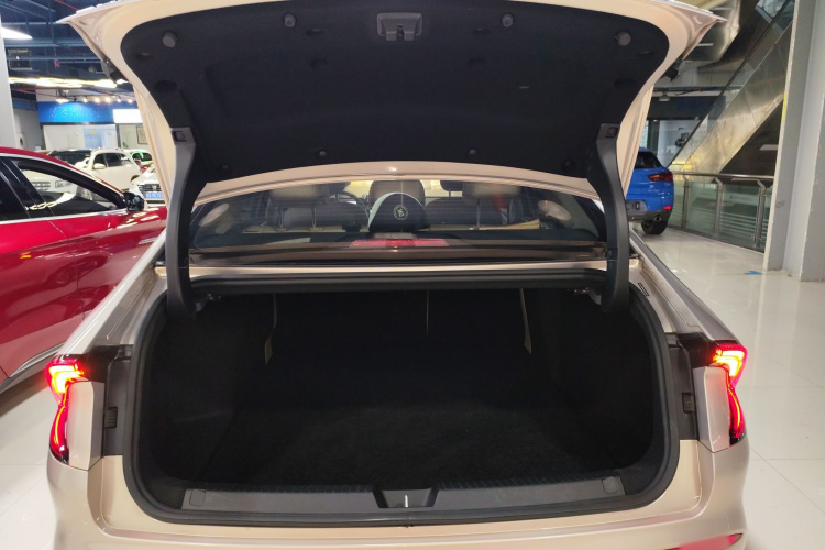 五菱汽车 五菱星光 2024款 共创版 510 进阶型机舱底盘23