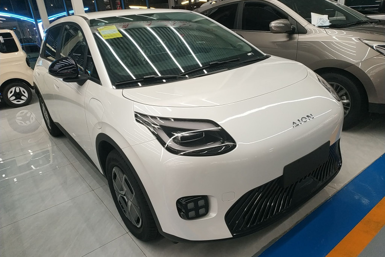 埃安 AION UT 2025款 330星辉版车身外观6002