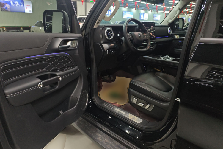 坦克300 2025款 2.0T 征服者中控内饰7003