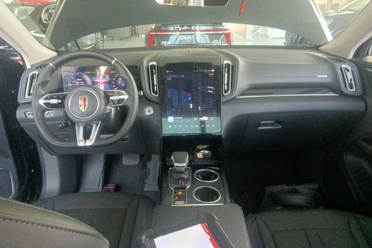 红旗HS3 PHEV 2024款 PHEV 115km 劲为版中控内饰7002