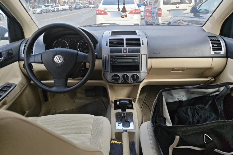 大众 Polo 2009款 劲取 1.6L 自动雅致版中控内饰12