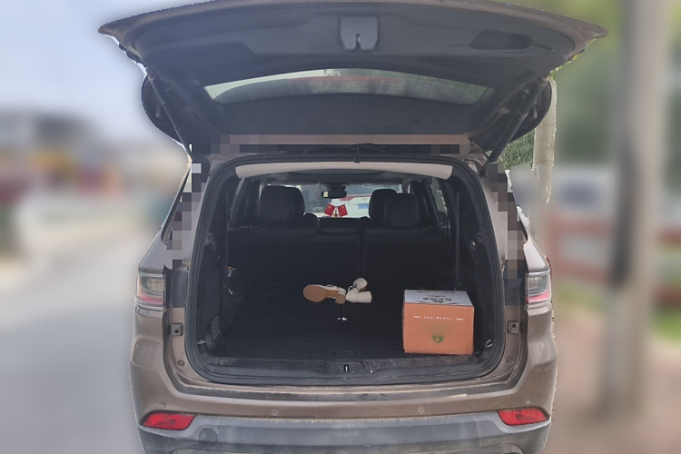 Jeep 大指挥官 2018款 2.0T 四驱臻享版 国V局部细节23