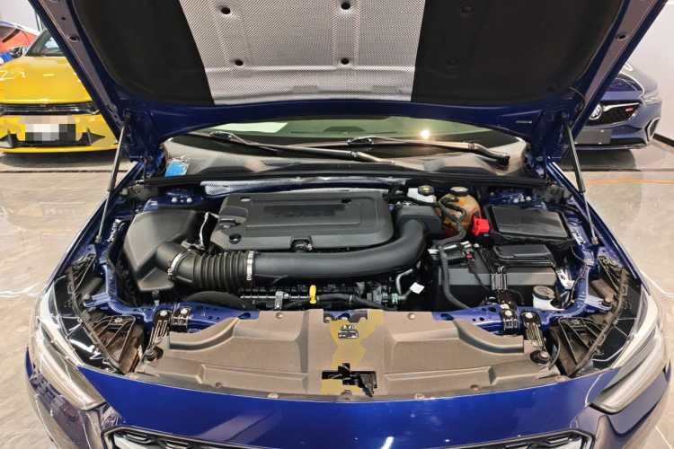 别克 君威 2020款 GS 28T 精英型机舱底盘24