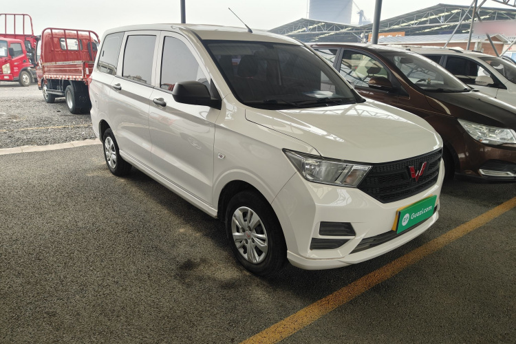 五菱汽车 五菱宏光 2021款 1.5L改款 S基本型 电动助力LAR车身外观6005