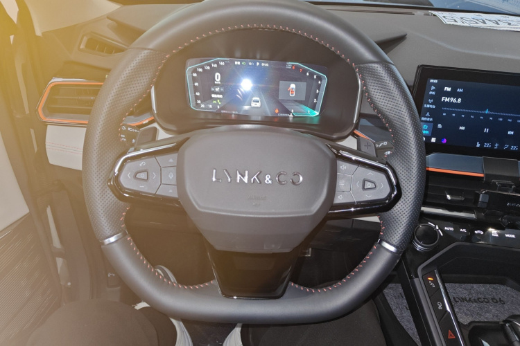 领克06 2020款 1.5T 耀Halo中控内饰13