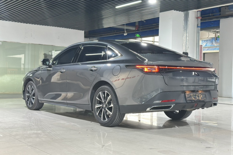 长安 逸动 2025款 蓝鲸 1.5T 500Bar尊贵型车身外观6007