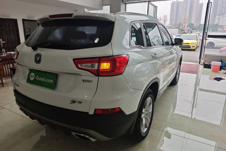 长安CS75 2017款 尚酷版 1.5T 手动锋享型车身外观7