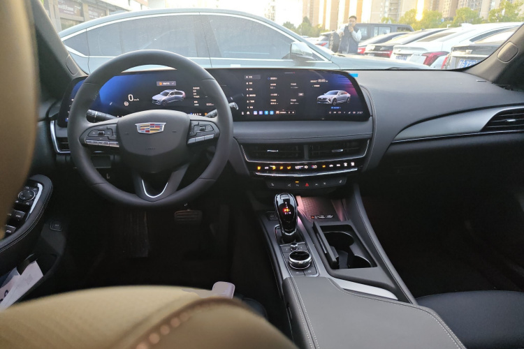 凯迪拉克CT5 2025款 28T 城市运动版中控内饰12