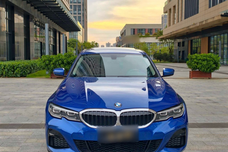 宝马3系 2022款 320Li M运动套装车身外观6009