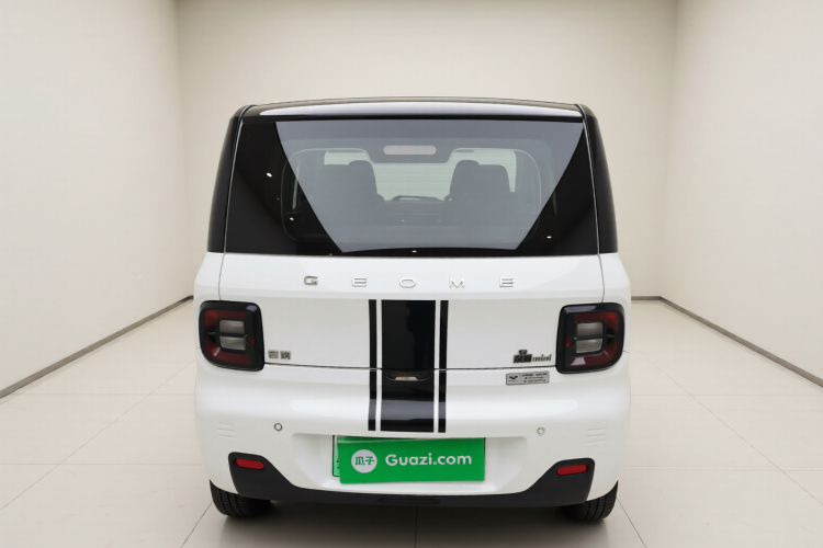 吉利银河 2023款 熊猫mini 新春版宝藏熊车身外观6