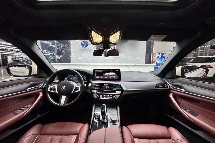 宝马5系 2022款 改款 530Li 尊享型 M运动套装中控内饰7001