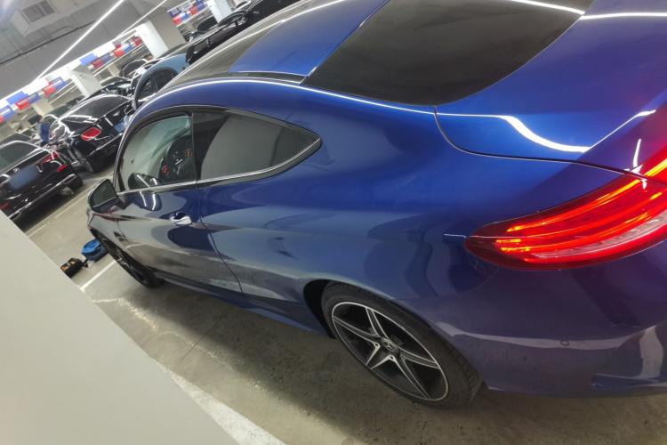 奔驰C级(进口) 2018款 C 200 轿跑车车身外观4