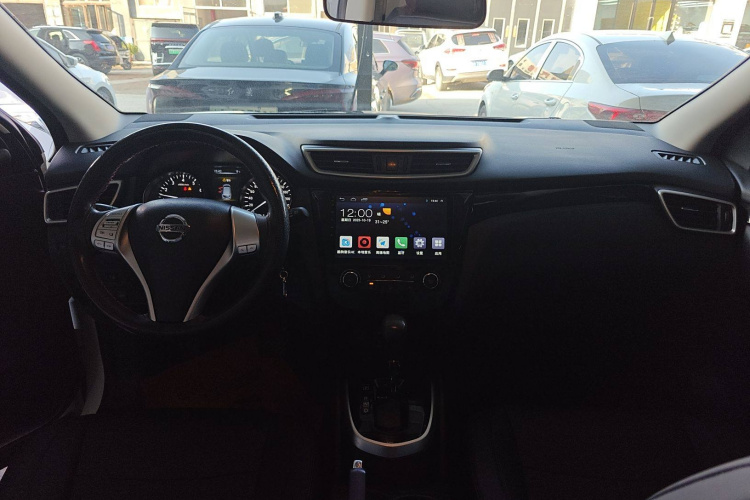 日产 逍客 2017款 2.0L CVT精英版 国V中控内饰12