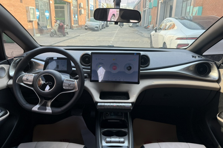 比亚迪 海豚 2024款 荣耀版 420km 自由版中控内饰7009