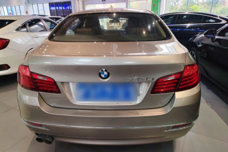 宝马5系 2017款 525Li 豪华设计套装车身外观6