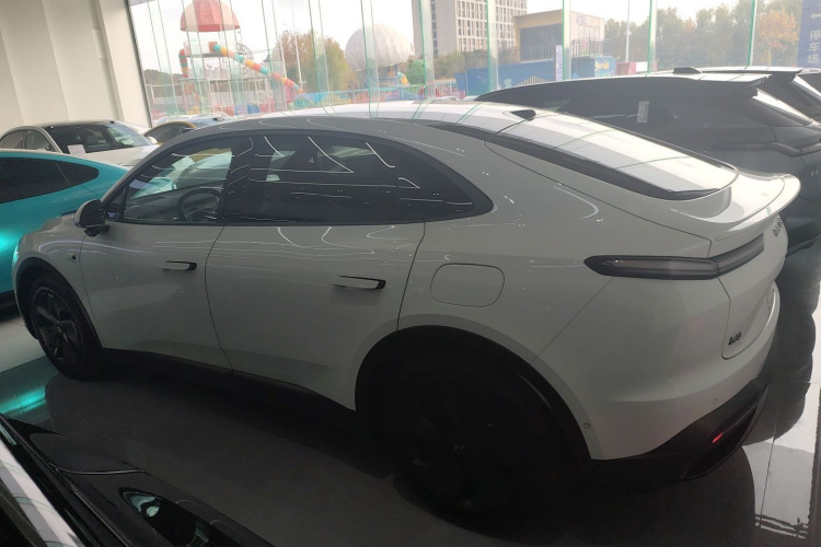 乐道L60 2024款 60kWh 后驱版车身外观4