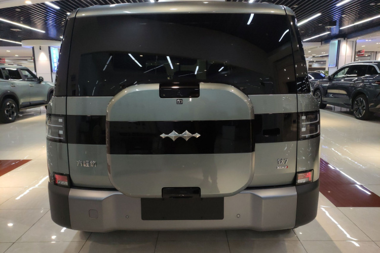 方程豹 钛7 2025款 190KM四驱Ultra版车身外观6004