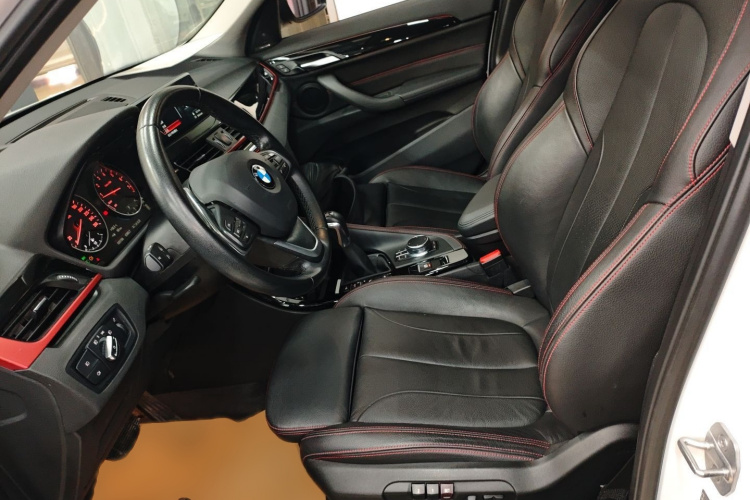 宝马X1 2016款 xDrive20Li 豪华型局部细节19