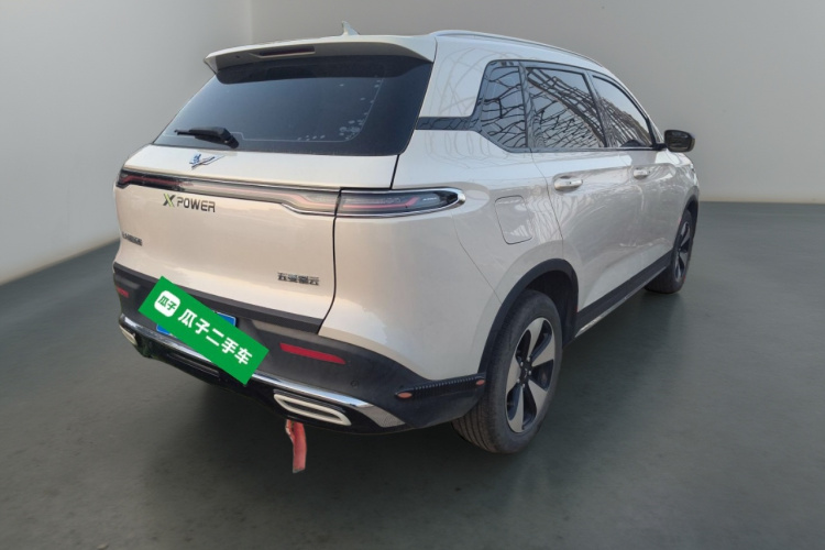 五菱汽车 五菱星云 2023款 2.0L DHT 旗舰版车身外观7
