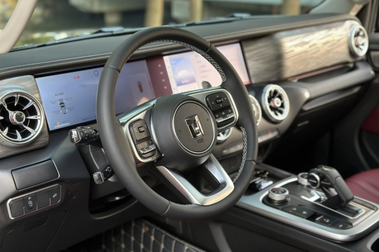 坦克300 2024款 2.0T 穿越者中控内饰7004