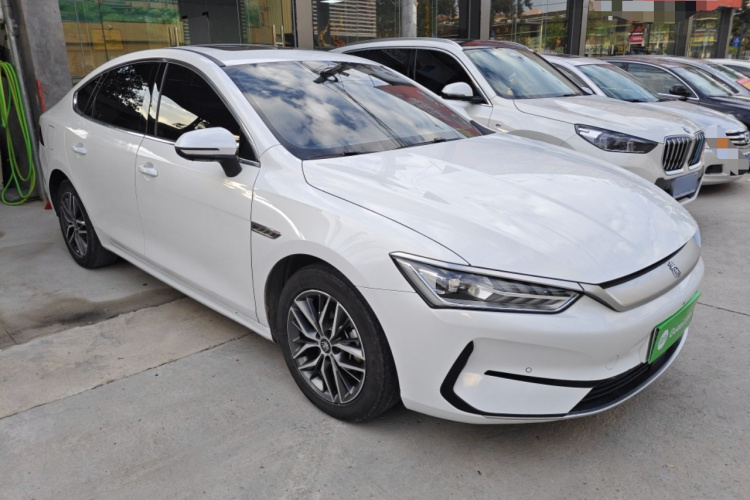 比亚迪 秦PLUS 2021款 EV 500KM 尊贵型车身外观3