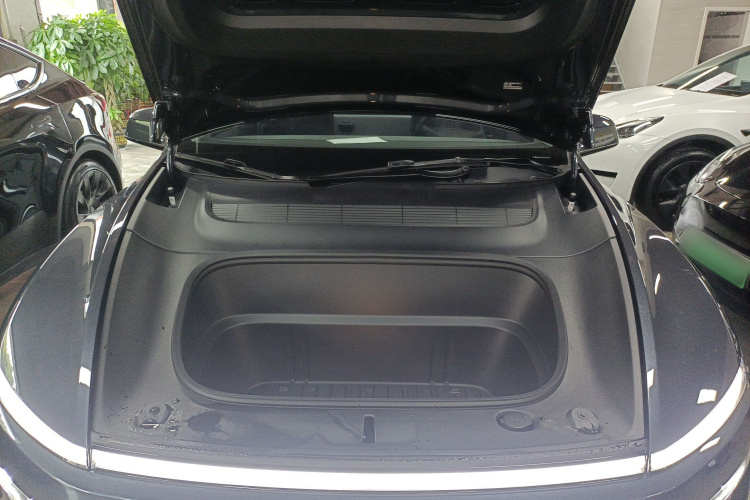 特斯拉 Model Y 2025款 长续航全轮驱动 首发版机舱底盘24