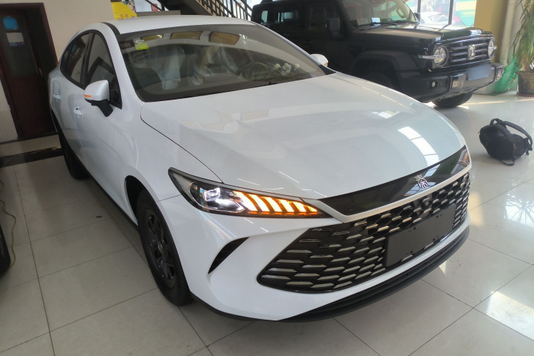 比亚迪 秦PLUS 2025款 DM-i 智驾版 128KM进取型车身外观6002