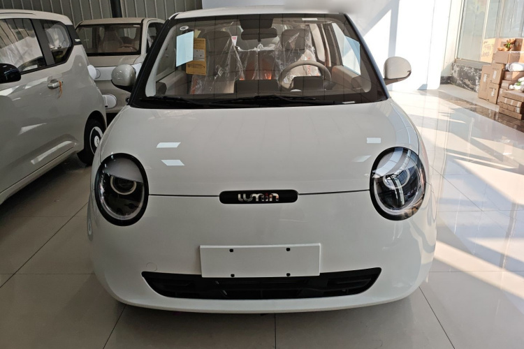 长安启源 长安Lumin 2025款 301km 蜜沁款车身外观2