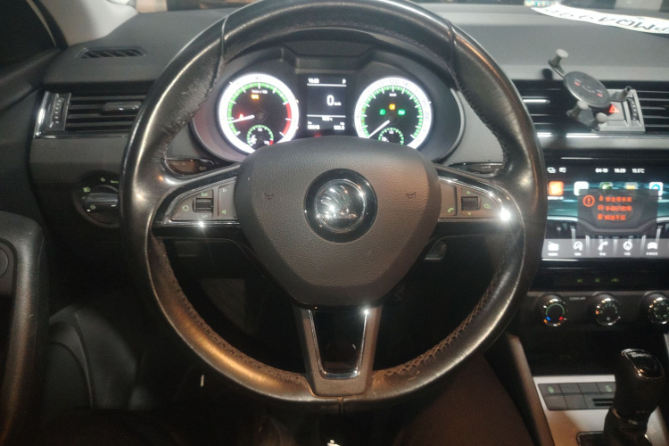 斯柯达 明锐 2018款 1.6L 自动豪华版局部细节13