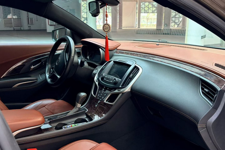 别克 君越 2014款 2.0T SIDI 精英技术型中控内饰7002