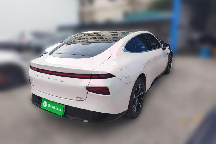 小鹏P7 2022款 586G车身外观7