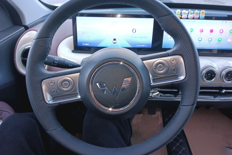 五菱汽车 五菱缤果 2023款 333km 灵犀互联+款中控内饰13