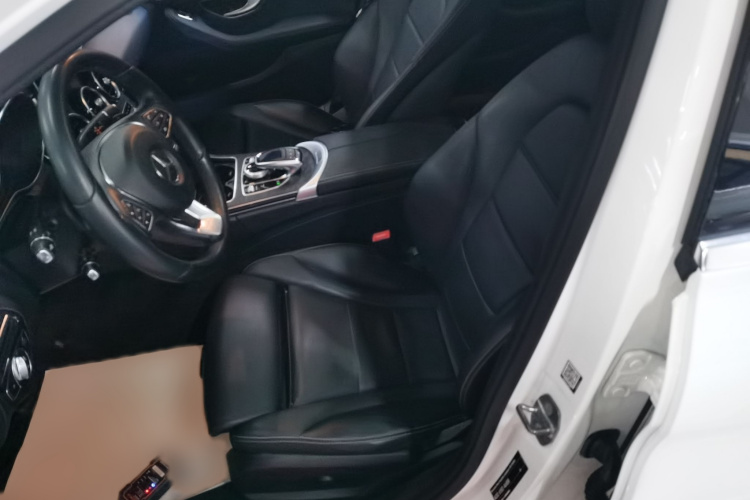 奔驰C级 2017款 改款 C 180 L 时尚型运动版局部细节19