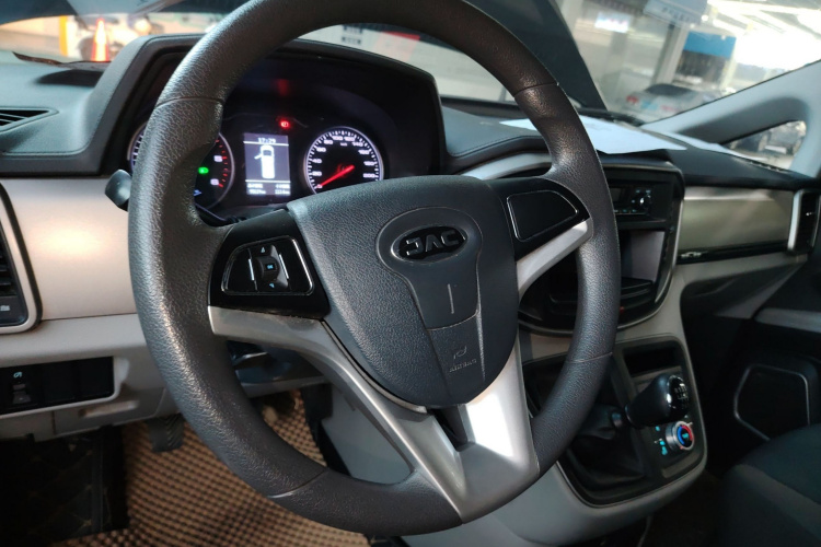 江淮瑞风 瑞风M4 2020款 2.0CTI 柴油 手动劲锐型 国VI局部细节13