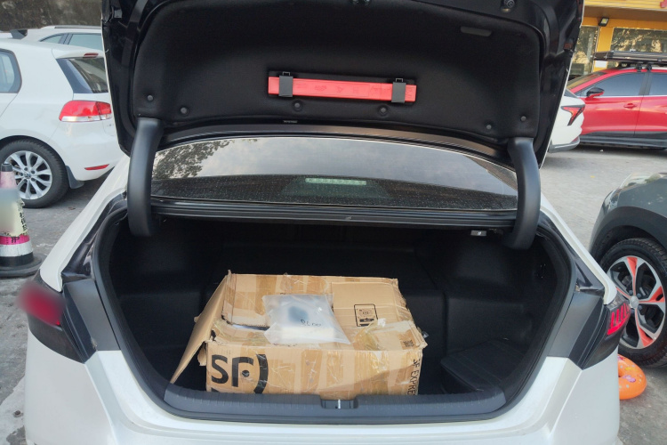 本田 雅阁新能源 2023款 2.0L e:PHEV 尊贵版局部细节23