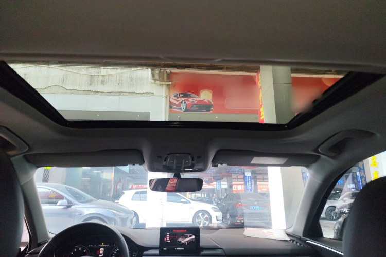 奥迪A4L 2018款 30周年年型 40 TFSI 进取型中控内饰22